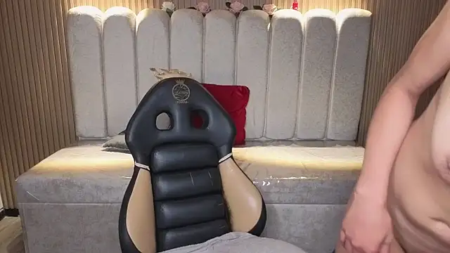 Chatroom XXX en direct de _Mia_Evans_1