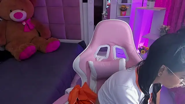 KarlaSlutSkinny__ Adlı Modelin Canlı XXX Sohbeti