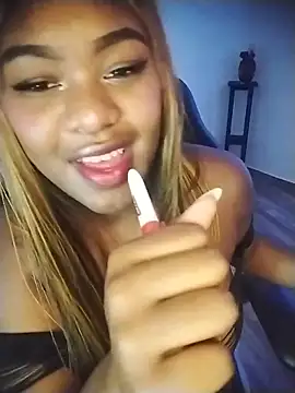 Chat XXX en directo de Roonie_garces