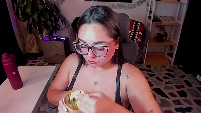 CelesteBrucee Adlı Modelin Canlı XXX Sohbeti