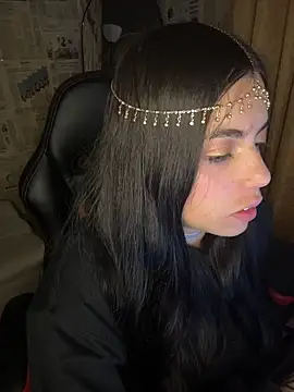 i_am_nina_ Adlı Modelin Canlı XXX Sohbeti