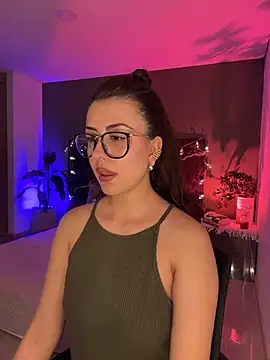 EmaSaenz Adlı Modelin Canlı XXX Sohbeti