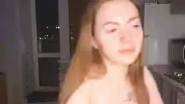 Show modela AnnitaPaider na web-kameri