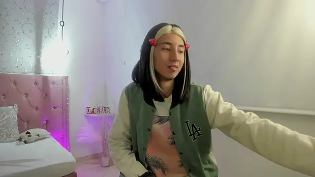 عرض كام loverisu-coral