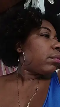 ChanneldelaCroix Adlı Modelin Canlı XXX Sohbeti