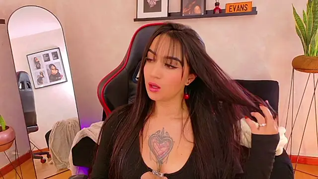 EmmyEvans1 Chat XXX in diretta