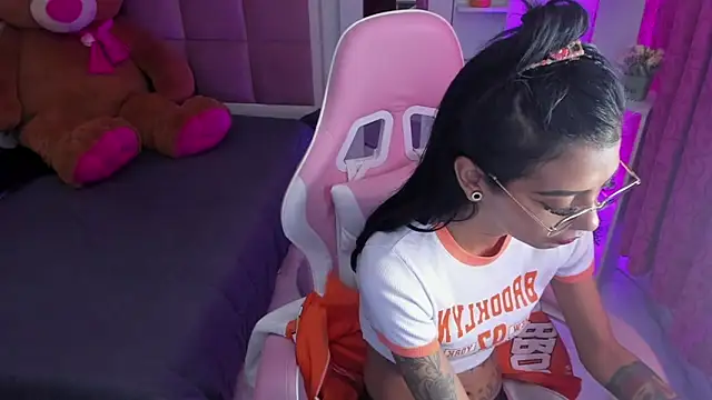 دردشة KarlaSlutSkinny__ الجنسية المباشرة