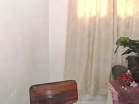 Chat +18 de AsianQueenAlexaXx ao vivo