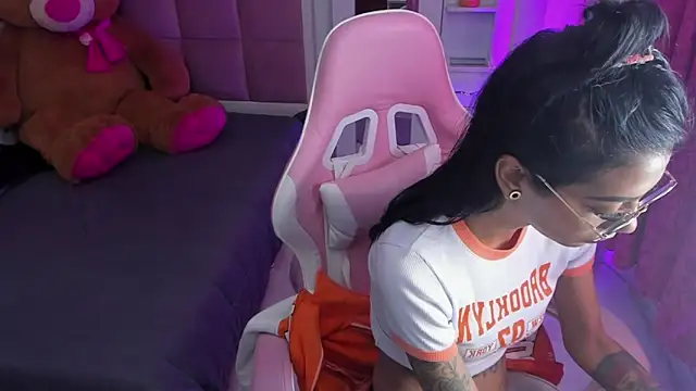 KarlaSlutSkinny__ Live XXX-chat