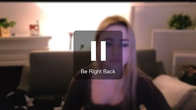 XXX chat uživo modela Lulu___Moon