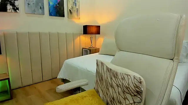 DaniRousse: απευθείας συνομιλία ΧΧΧ