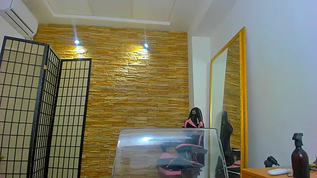 MiaNoirr – webcam-show