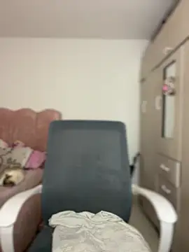 Emmily_19 Obrolan Langsung XXX