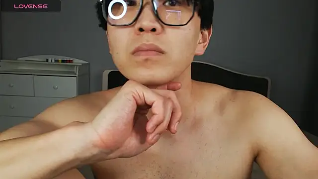 KaiChicken Adlı Modelin Canlı XXX Sohbeti