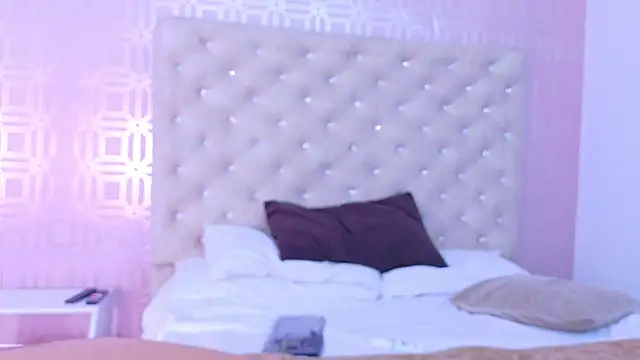 Khloe_Moon 现场XXX聊天