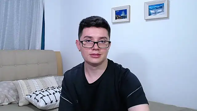 BlackFoXXX69 Adlı Modelin Canlı XXX Sohbeti