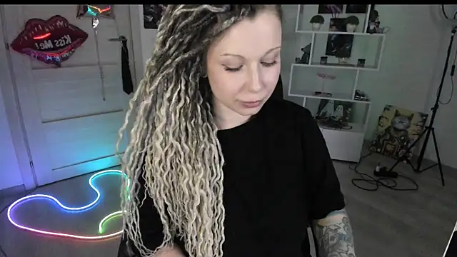 HoneySallyMoore Adlı Modelin Canlı XXX Sohbeti