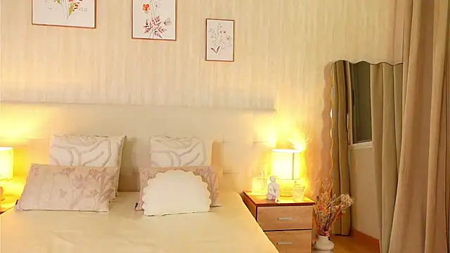 ZamphyraNightt live XXX chat