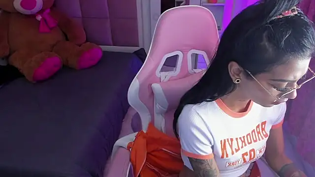 Онлайн чат XXX KarlaSlutSkinny__