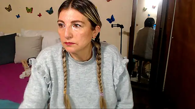 Jolie-Mature's Live XXX Chat