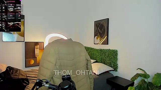 Thom_Ohtani's Live XXX Chat