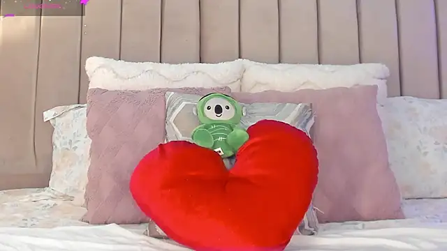 Victoria_romanox's Live XXX Chat