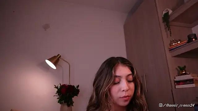 annie24_evans: απευθείας συνομιλία ΧΧΧ