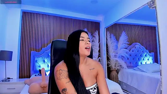 SelenaStonne Adlı Modelin Canlı XXX Sohbeti