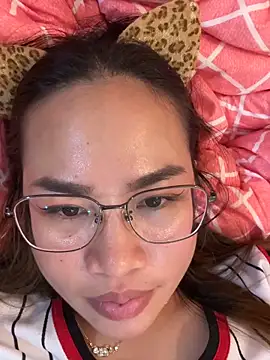 Ponthip Show in webcam