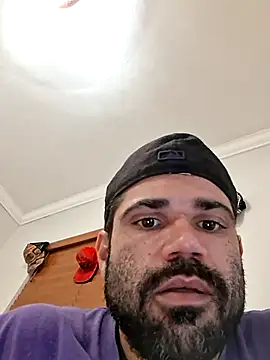 Zander823 Show in webcam