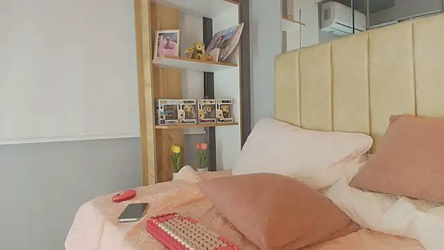 Angelbae-: διαδικτυ ακό σόου στην κάμερα