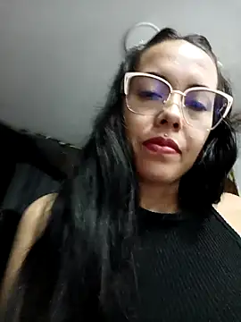 MiaForever1 Adlı Modelin Canlı XXX Sohbeti