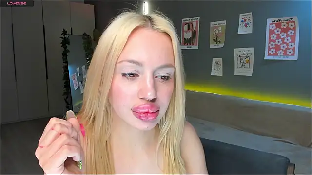 Luna_Beverly Chat XXX in diretta