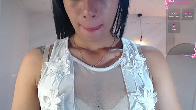 Melisa_v Adlı Modelin Canlı XXX Sohbeti