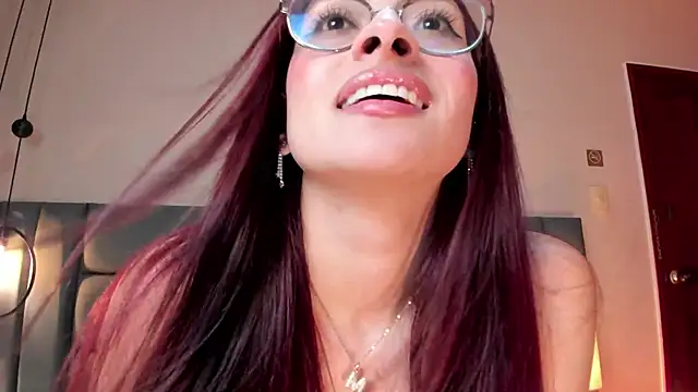 AndraCyruss Adlı Modelin Canlı XXX Sohbeti