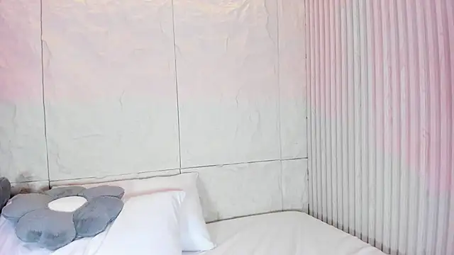 Czat XXX na żywo – MiaCollson