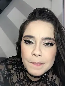 PutaYasmimのウェブカメラショー