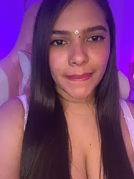 krishaa_: διαδικτυακό σόου στην κάμερα