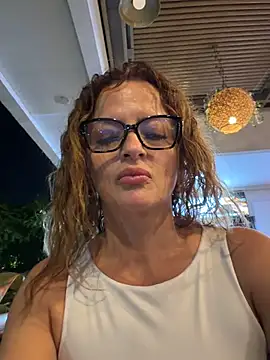 دردشة CioniWeiss الجنسية المباشرة