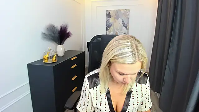 Sembang XXX Secara Langsung AgathaKlouin