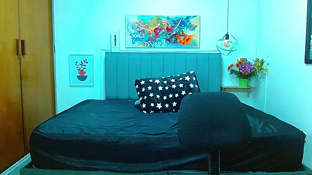 Scarlett_Lucia 现场XXX聊天