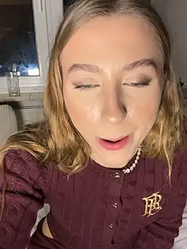 Chat XXX en directo de romyxxs