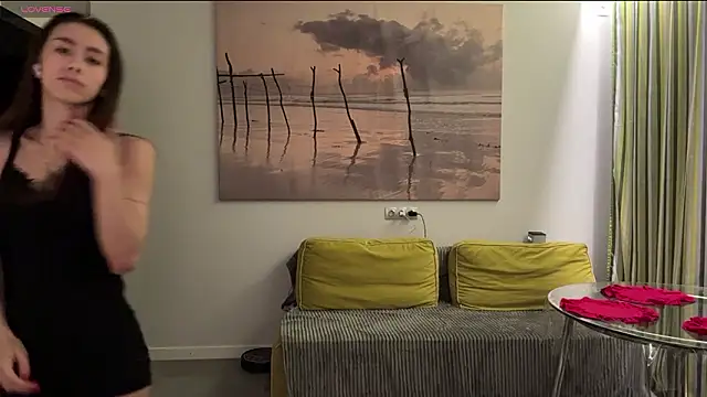 DeliaPesta Chat XXX live