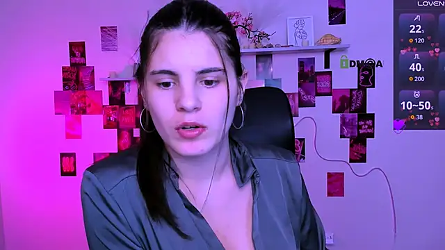 lizzie_boom_ Adlı Modelin Canlı XXX Sohbeti