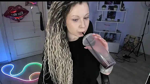 HoneySallyMoore: онлайн-секс-чат