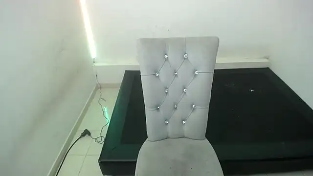 Naomy_Reiden লাইভ XXX চ্যাট