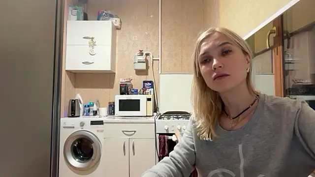 XXX chat uživo modela AngelJeni