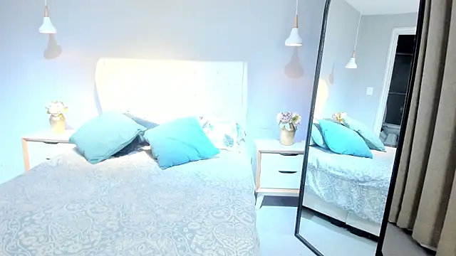 XXX chat uživo modela blush_bloom