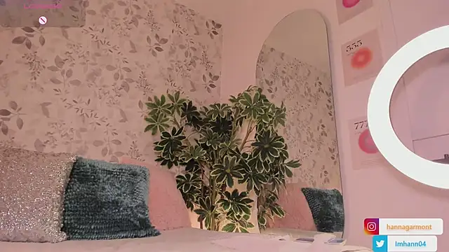 Chatroom XXX en direct de HannaSexTime