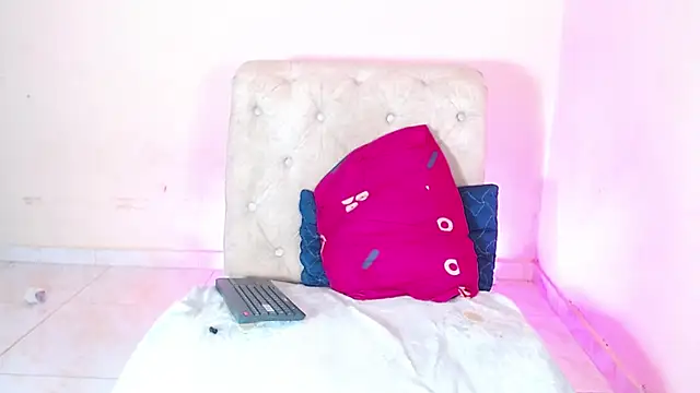 natasha_jm: απευθείας συνομιλία ΧΧΧ